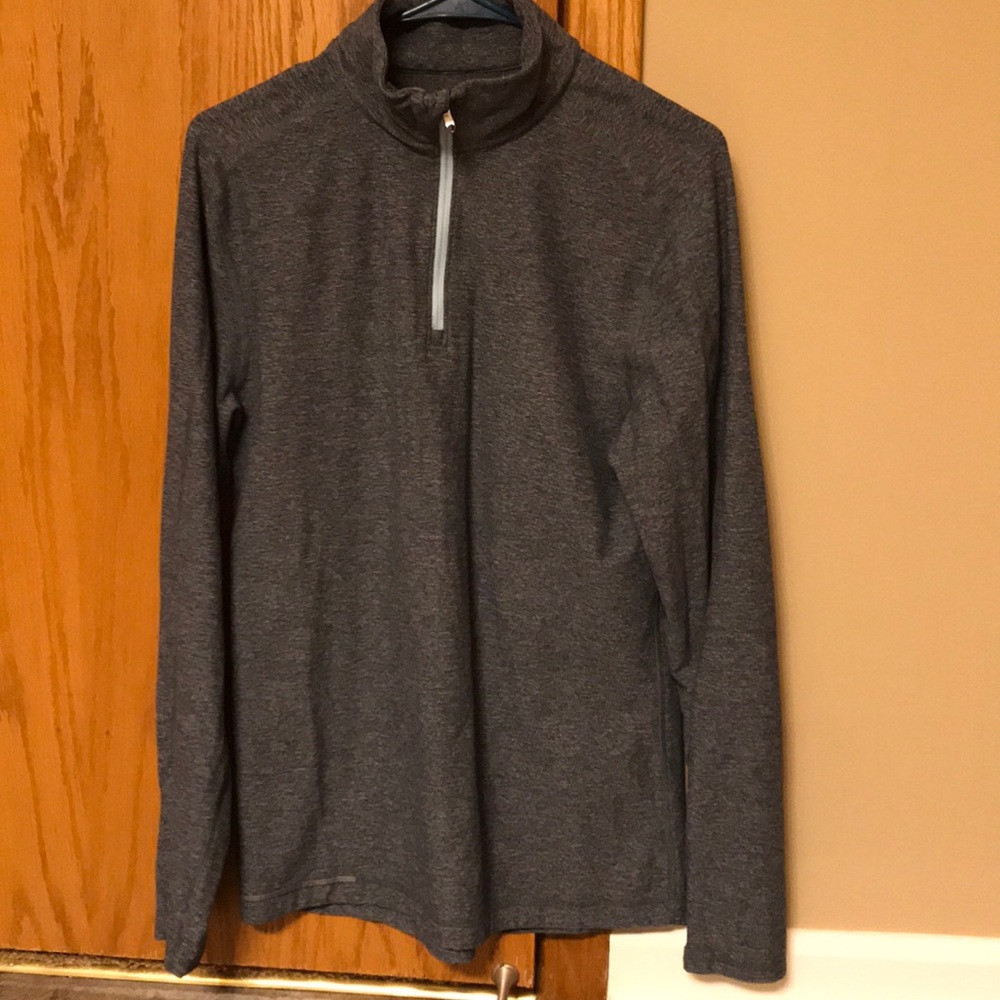 lululemon men’s quarter-zip size M
